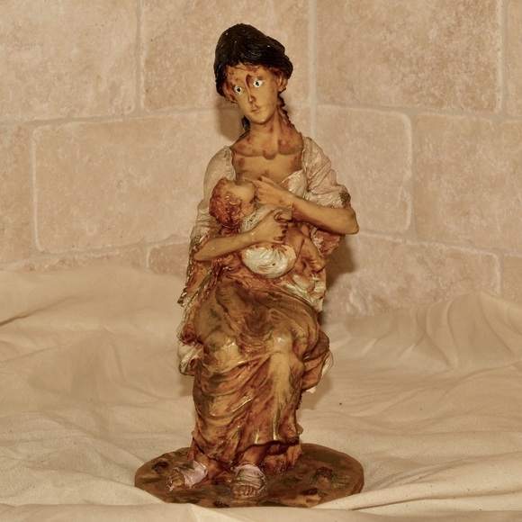 Early-Mid Century Ceramic Figurine SIGNED. - Picture 1 of 5
